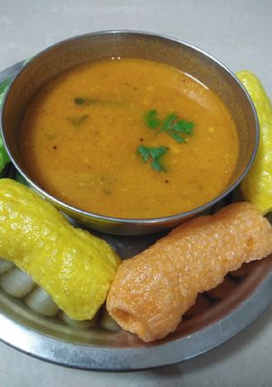 A picture of Tomato curry or Saar.
