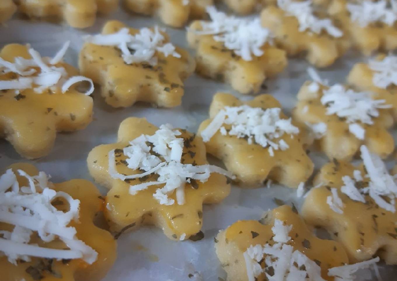 Garlic Cheese Cookies