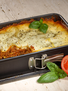 A picture of Lasagna Bolognese.