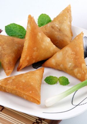 A picture of Delicious Meat Samosa.