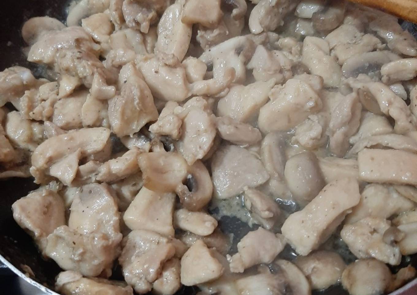 Pollo con champiñones