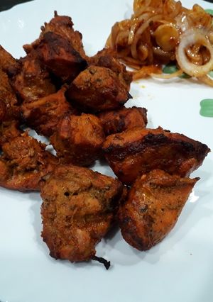 A picture of Chicken tikka.