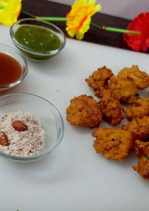 A picture of Peanut Fritters (Moongfali ke Pakode Recipe).