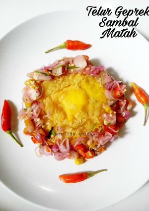 Foto resep 32. Telur Geprek Sambal Matah