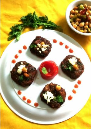 A picture of Cheese Spinach Sahezwan FRITTERS With Cahna PeanutSalad.