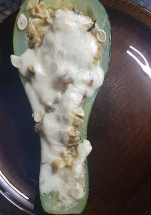 Una foto de Zucchini de la huerta rellenos