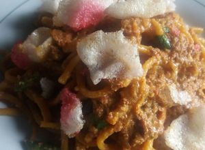 Foto resep Mie gomak kuah pecal ala mom gebi