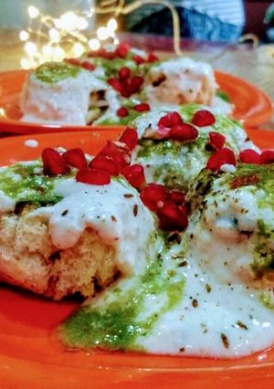 A picture of Bread dahi bhalle.