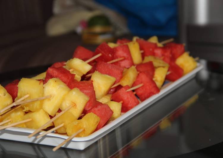 How to Prepare Super Quick Homemade Fruit skewers