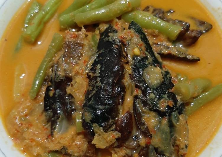 Gulai ikan salai + buncis kentang