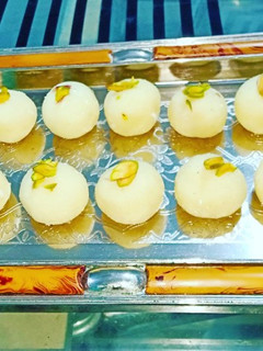 મલાઈ લાડુ (Malai Laddu Recipe In Gujarati) રેસીપી મુખ્ય ફોટો