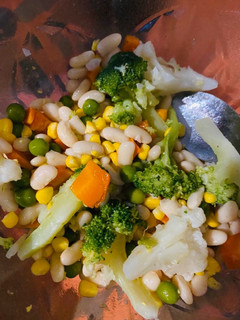 Una foto de Ensalada colorida de verano