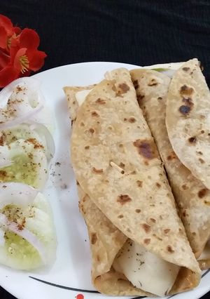 पिज़्ज़ा रोल (Pizza roll recipe in hindi) रेसिपी मुख्य फोटो