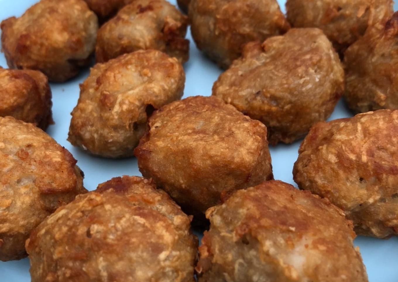 Bola-bola talas (bentul) udang babi
