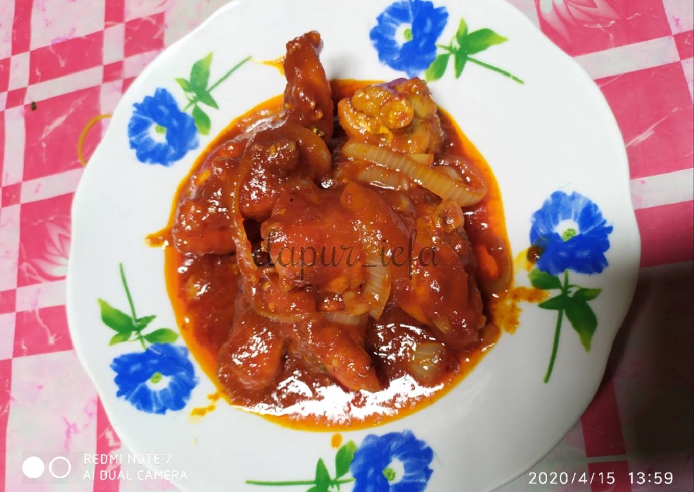 Pesta ayam rebus merah