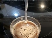 Una foto de bebidas de chocolate