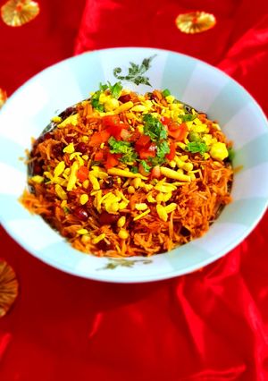 A picture of Spicy Egg Noodles Bhel.