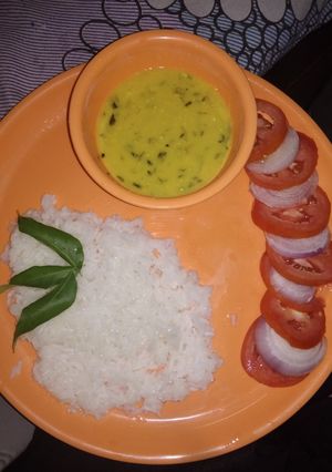 A picture of Kadi chawal.