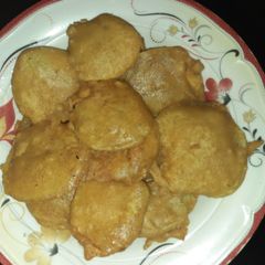 A picture of Aloo ke pakore by sunaira younus.