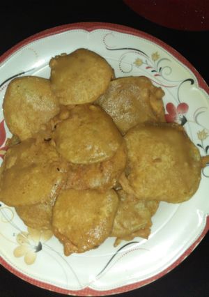 A picture of Aloo ke pakore by sunaira younus.