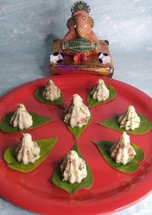 પાન ગુલકંદ મોદક (Paan Gulkand Modak Recipe In Gujarati) રેસીપી મુખ્ય ફોટો