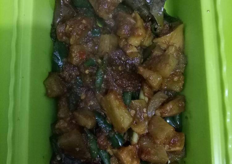 Tumis kikil cabe ijo