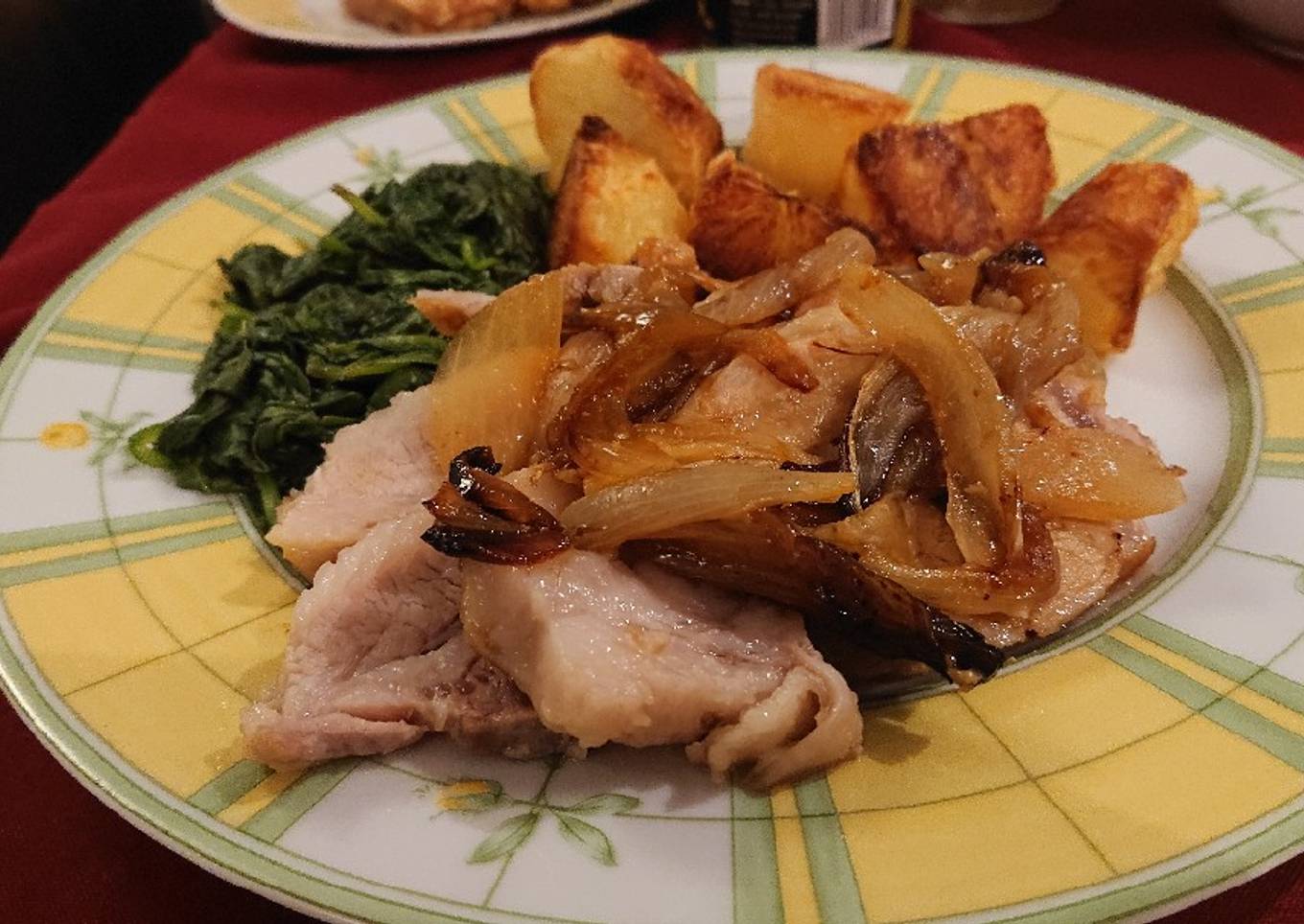 Pork Lion Roast With Onions And Shallots