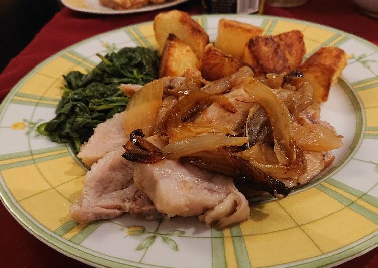 Pork Lion Roast With Onions And Shallots