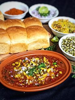 Misal Pav Recipe by Pradnya Khadpekar - Cookpad
