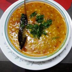 A picture of Dhuli Urad Dal.