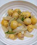 Trứng gà non xào hành tây