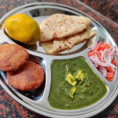 A picture of Palak paneer.