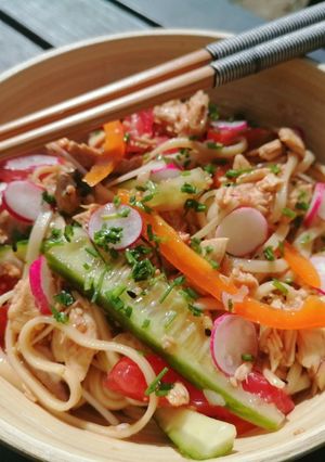 Une photo de Banbanji : salade fraîche japonaise au poulet