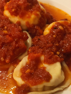 Una foto de Sorrentinos de Jamón y Queso