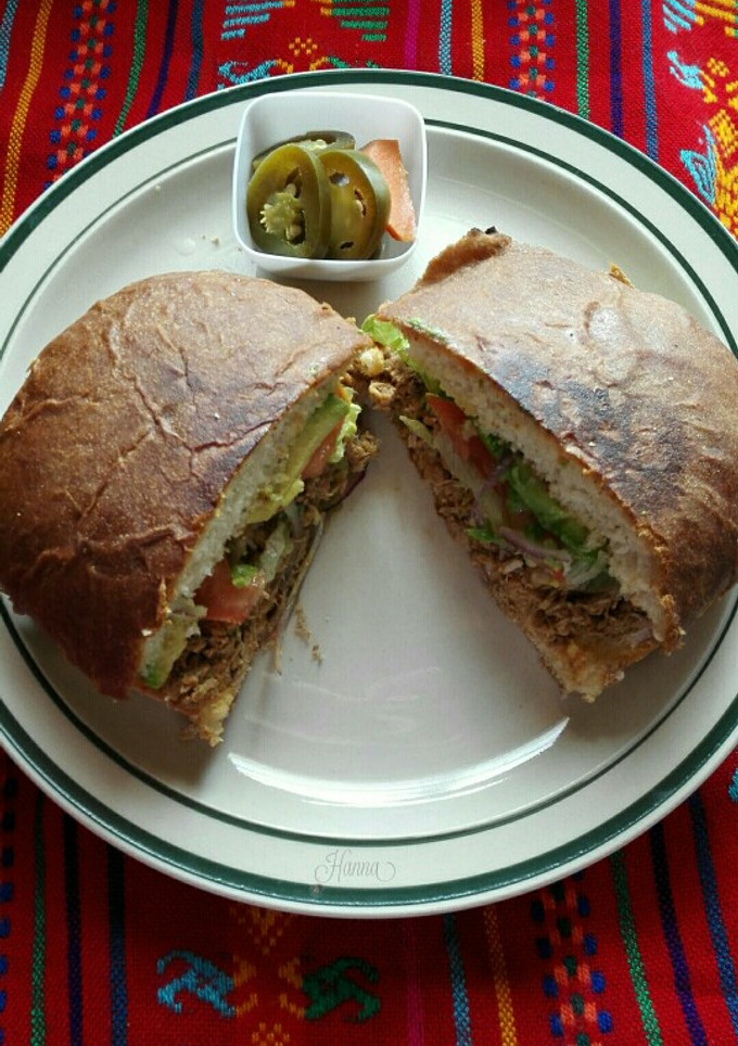 Una foto de Torta de Puerco Ranchero