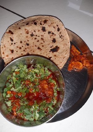 ગ્રેવી વાળી ફલાવર ની સબ્જી રેસીપી મુખ્ય ફોટો