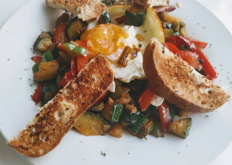 Verduras con huevo plancha