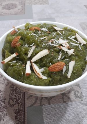 દુધીનો હલવો (Dudhi Halwa Recipe in Gujarati) રેસીપી મુખ્ય ફોટો