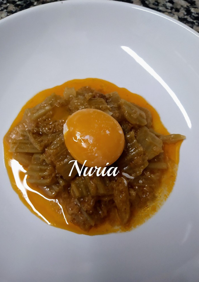 Una foto de Cardo esparragado con yema