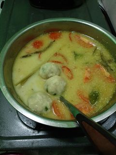 Foto resep Bakso Ayam kuah Opor kuning
