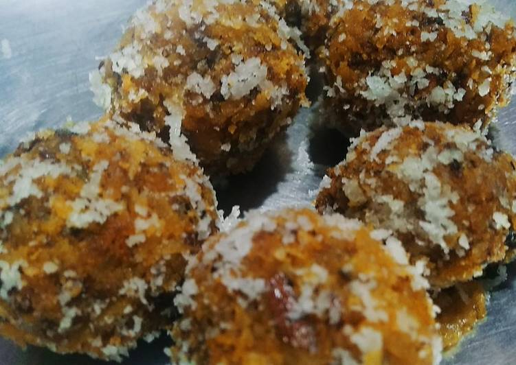 Sugar free Coconut Ladoo