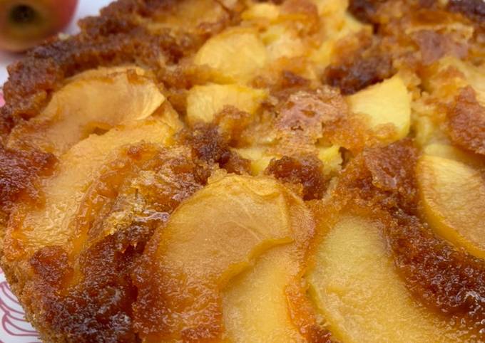 Recette Appétissante Gâteau aux pommes caramélisées