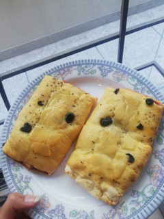 A picture of Chicken bread.