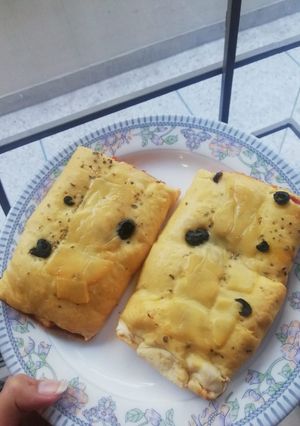 A picture of Chicken bread.