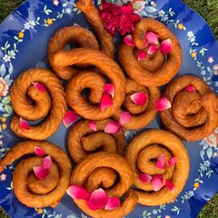 A picture of Mshabek / Zulabiya (Jalebi).