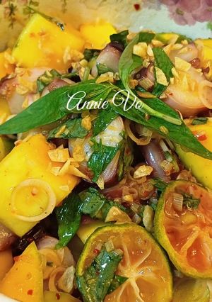 Hình của món Râu bạch tuộc sốt Thái.