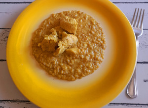 Foto di Riso integrale con bocconcini di pollo al curry