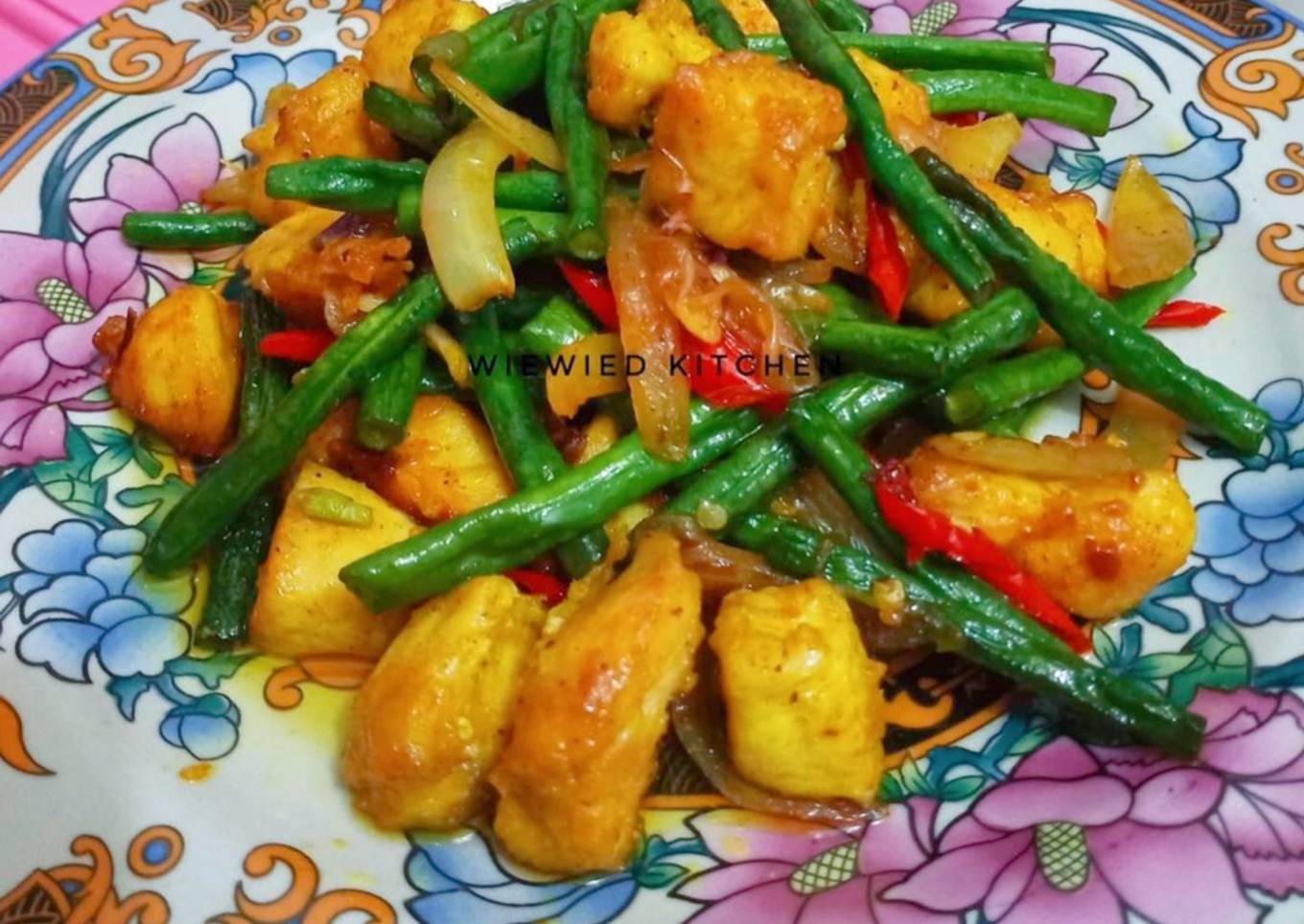 Ayam Goreng Kunyit