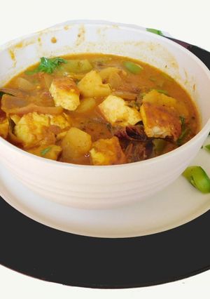 A picture of Potato tomato panneer masala.