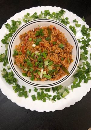 ફ્રાઇડ રાઈસ (Fried Rice Recipe In Gujarati) રેસીપી મુખ્ય ફોટો